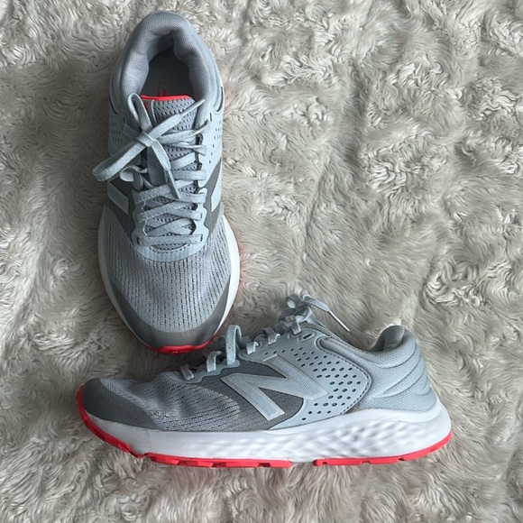 New Balance Shoes - New Balance Women’s 520 V7 Gray Running Shoes Size 6